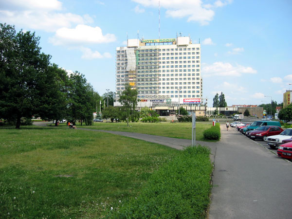 0128 - Marktplatz- Hotel Rodlo ehem_ Standort Johanneskirche_jpg