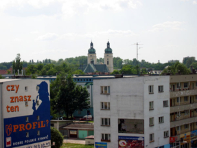 0132 - Blick vom Rodlo auf die Kirche zur Heiligen Familie_jpg
