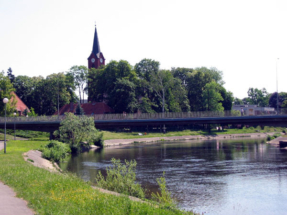 0157 - Küddow mit Blick auf die Lutherkirche_jpg