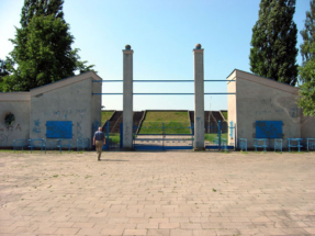 0179 - Haupteingang Stadion_jpg
